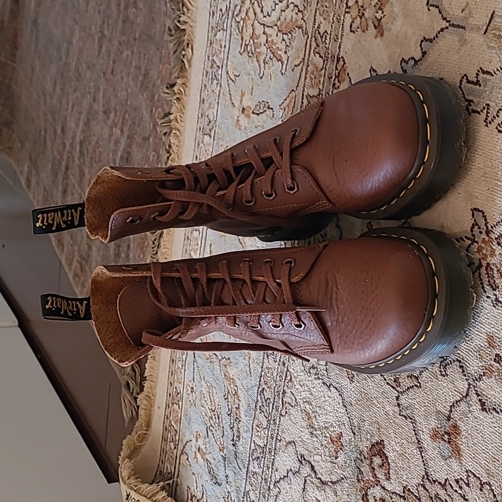 Brown Pascal Dr Martens (W 7, M 6)
